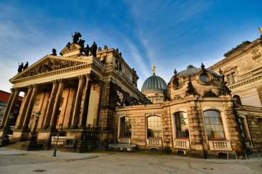 Sanat Akademisi Dresden Almanya antik bina cam kubbesi. Yüksek kalite fotoğraf