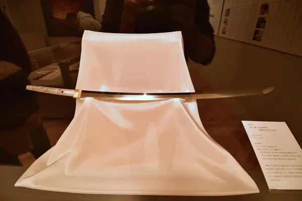 Japon kılıcı eski bir gelenektir. Keskin Tokyo. Yüksek kalite fotoğraf