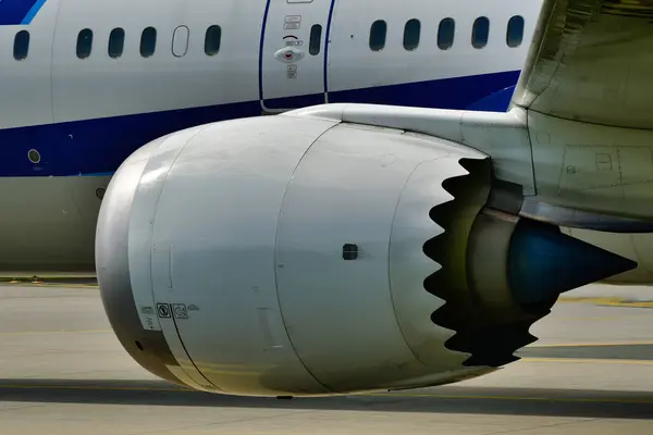 Modern Frankfurt havaalanının jet motoru. Yüksek kalite fotoğraf