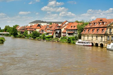 Bamberg antik kasaba köprüsü regnitz bavyera Almanya. Yüksek kalite fotoğraf