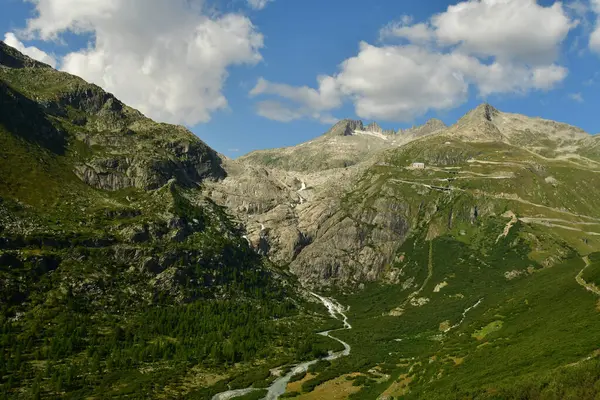 Alp Yolu Grimsel Geçidi Alpleri Avrupa Furkapass dağ manzarasına sahiptir. Yüksek kalite fotoğraf