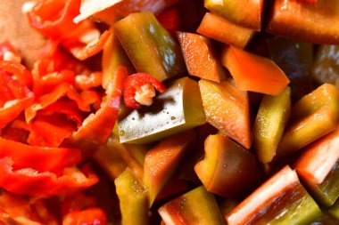 Fresch Bell biberleri kesilmiş arka planda organik ev yapımı sebze. Yüksek kalite fotoğraf