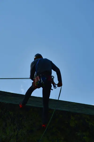 Uçan Tırmanış Manzaralı Halat Manzaralı Kaya Macerası. Yüksek kalite fotoğraf