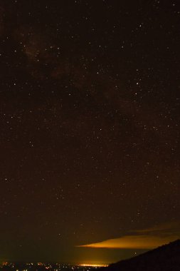 Vulcano Osorno Refugio 'nun yıldızları göl manzaralı. Yüksek kalite fotoğraf