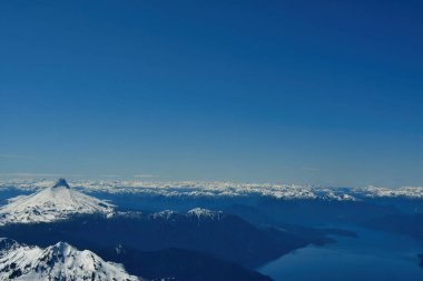 Osorno Vulcan 'dan Puntiagudo' ya kadar Panorama manzarası var. Yüksek kalite fotoğraf