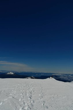 Volkan zirvesinden And Dağı Panoraması. Yüksek kalite fotoğraf