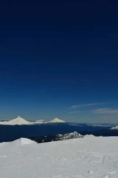 Volkan zirvesinden And Dağı Panoraması. Yüksek kalite fotoğraf