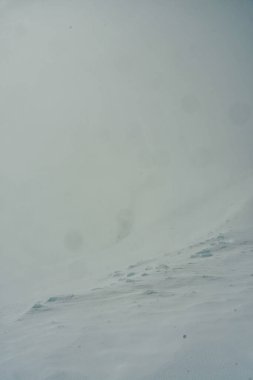 Puyehue Zirvesi 'nin kış manzarası kar fırtınası rüzgarı gibi. Yüksek kalite fotoğraf