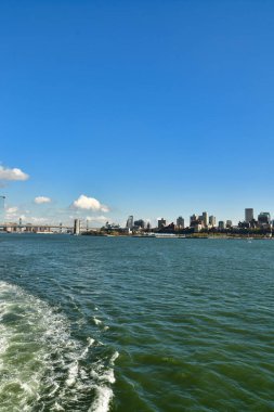 Bay Ferry Skyline feribot manzaralı New York şehri. Yüksek kalite fotoğraf