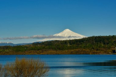 Pucon Şili Patagonya Panorama 'dan Villarrica Vulcano. Yüksek kalite fotoğraf