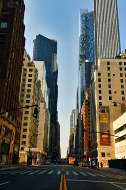 Gökdelenler New York iş dünyası modern mimari ofis camları Manhattan. Yüksek kalite fotoğraf