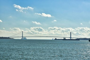 New York Bay Hudson Adası 'nın yukarısında güneşli bir gün. Yüksek kalite fotoğraf