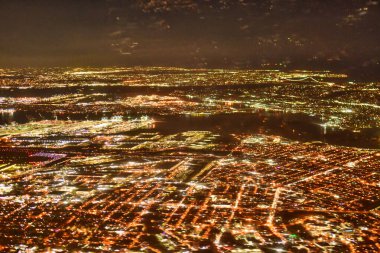 New York 'un Şehir Işıkları. Gece aydınlatma resminde Airplane' den. Yüksek kalite fotoğraf