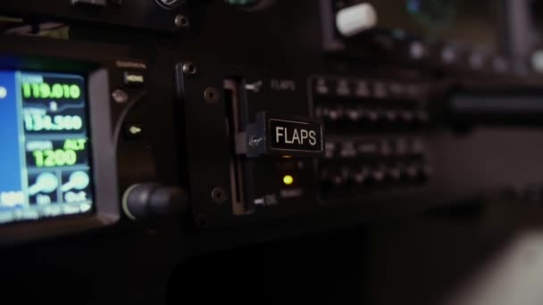 Cockpit Indicatoren Training Vluchtsimulator Piloten Hand Persen Open Flappen Hoge — Stockvideo