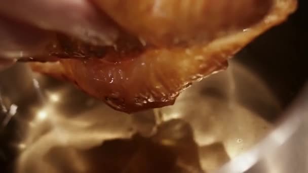 Croissant Wird Eingeweicht Croissant Cooking Process Hochwertiges Fullhd Filmmaterial — Stockvideo