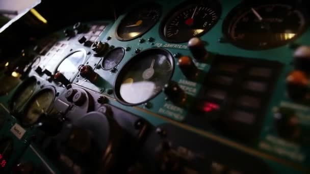 Painel Controlo Aeronave Indicadores Altitude Latitude Treinamento Simulador Voo Painel — Vídeo de Stock