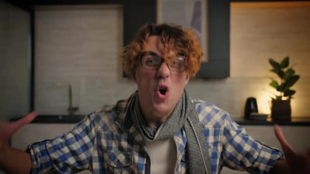 Young Man Screams Camera Home Interior Close Angry Guy Eyeglasses — Stock Video