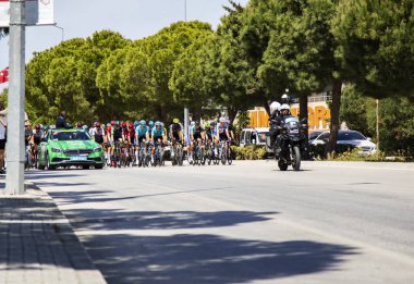 İzmir, TURKEY- 27 Nisan 2024: 59. Türkiye Cumhurbaşkanlığı Bisiklet Turu ve Uluslararası İstanbul maratonu