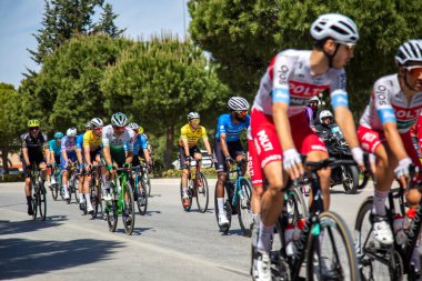 İzmir, TURKEY- 27 Nisan 2024: 59. Türkiye Cumhurbaşkanlığı Bisiklet Turu ve Uluslararası İstanbul maratonu