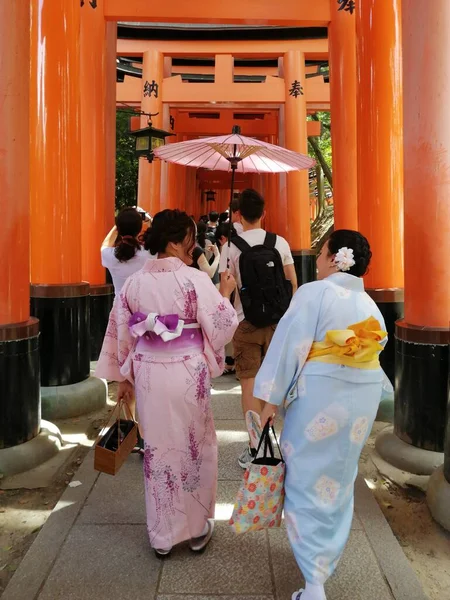 Традиционные Японские Женщины Храме Киото — стоковое фото