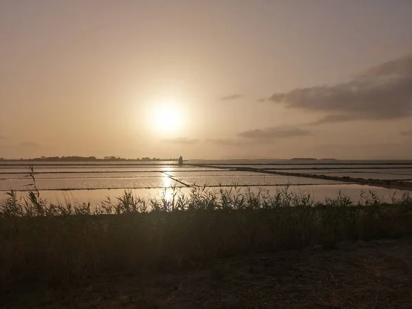 Salinas, Marsala, Sicilya 'da güzel bir günbatımı