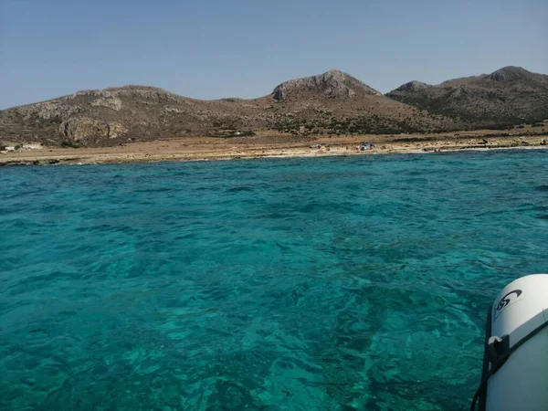 Güzel bir sahil manzarası