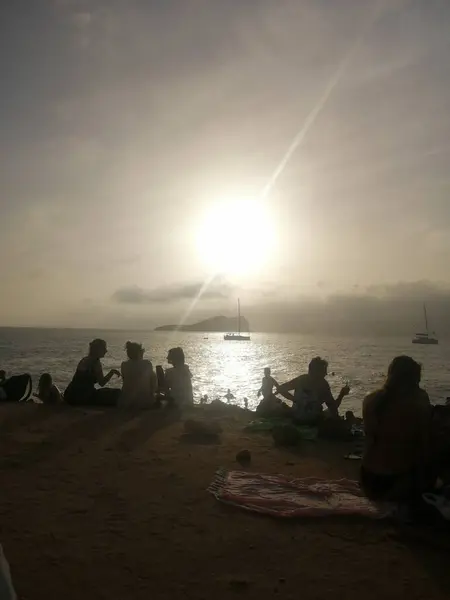 Gün batımında güzel deniz manzarası