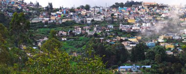 Kodaikanal 'daki köylerin puslu görüntüsü