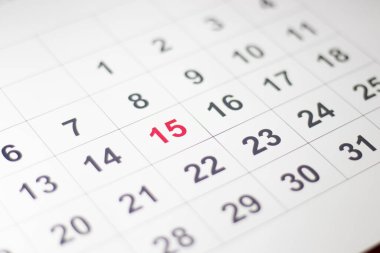 Kırmızı renkte işaretlenmiş 15 numaralı takvim