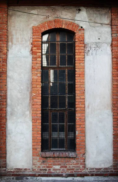 Red Bricks Windows Old Building Reflection Windows — Stock Photo, Image