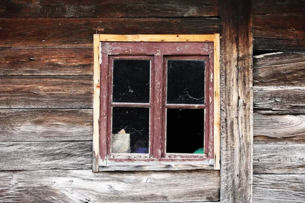 Dřevěné Okno Dřevěném Domě — Stock fotografie