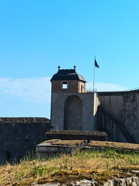 ベサンコン 2022年8月 ヴォーバンによって建てられたベサンコンの壮大な要塞を訪問 — ストック写真