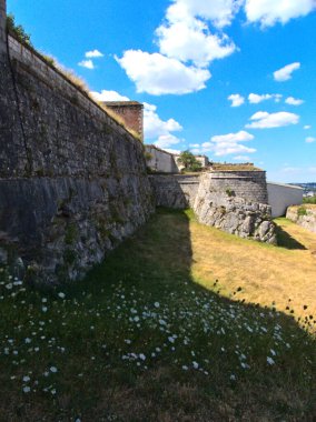Besancon, Ağustos 2022 - Besancon 'un güzel şehrini ziyaret edin