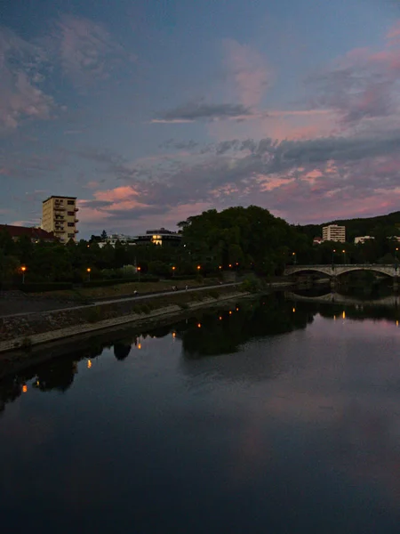 ベサンコン 2022年8月 日没と夕暮れ時にベサンコンの美しい都市を訪問 — ストック写真