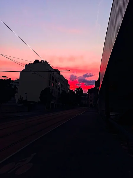 ベサンコン 2022年8月 日没と夕暮れ時にベサンコンの美しい都市を訪問 — ストック写真