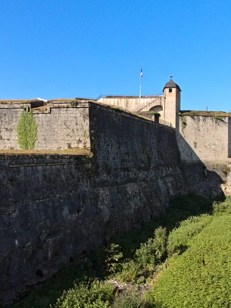 2022年8月 贝萨农 参观沃班建造的宏伟的贝萨农城堡 — 图库照片