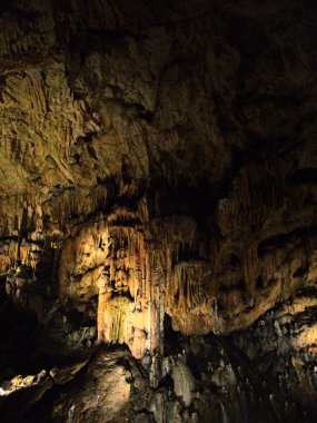 Roset-Fluans, Fransa 2022: 13. yüzyılda keşfedilen muhteşem Grotte d 'Osselle' nin ziyareti