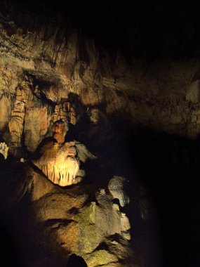 Roset-Fluans, Fransa 2022: 13. yüzyılda keşfedilen muhteşem Grotte d 'Osselle' nin ziyareti