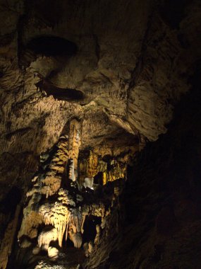 Roset-Fluans, Fransa 2022: 13. yüzyılda keşfedilen muhteşem Grotte d 'Osselle' nin ziyareti