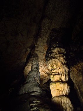 Roset-Fluans, Fransa 2022: 13. yüzyılda keşfedilen muhteşem Grotte d 'Osselle' nin ziyareti