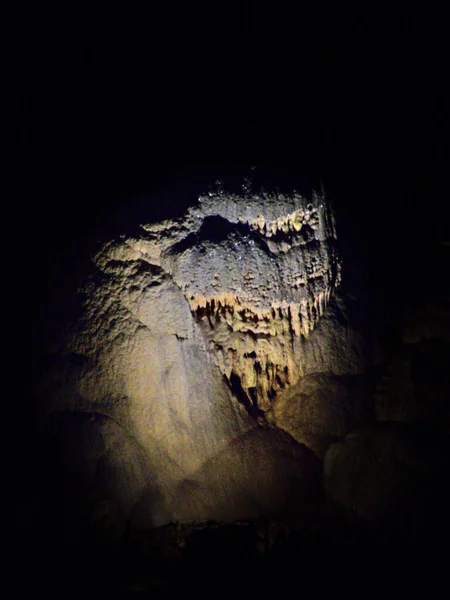 法国伊塔兰2022年 参观宏伟的Gouffre Poudrey 7000米地下 法国第三大裂谷和世界第十大裂谷 — 图库照片