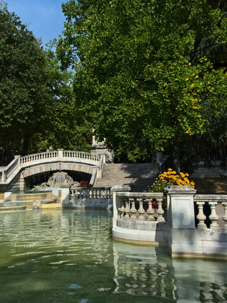 2022年8月 通过达西花园游览美丽的第戎市 — 图库照片