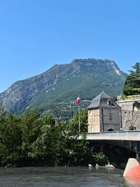 Grenoble Fransa Haziran 2022 Alplerin Ortasındaki Güzel Grenoble Şehrini Ziyaret — Stok fotoğraf