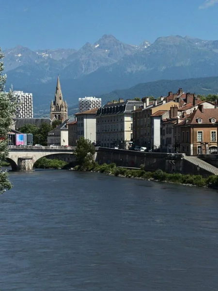 法国格里诺布尔 2022年6月 游览阿尔卑斯山中央美丽的格里诺布尔市 — 图库照片
