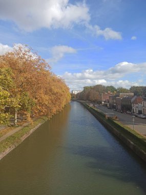 Lille, Ekim 2022: Sonbahar boyunca Flanders 'ın başkenti Lille' de güzel yürüyüşler