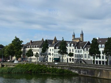 Maastricht, Hollanda - Temmuz 2022: Güzel Maastricht şehrini ziyaret edin