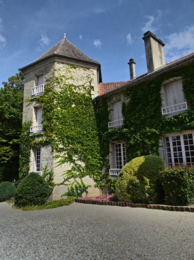 Colombey-les-Deux-eglises, Ağustos 2022 - General Charles De Gaulle 'ün karısı ve çocuklarıyla birlikte yaşadığı De Gaulle ailesinin doğum evini ziyaret etti.