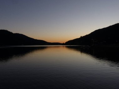 Gerardmer - Ağustos 2020: Gerardmer şehrinin ziyareti - Vosges dağlarının ortasındaki güzel göl turu