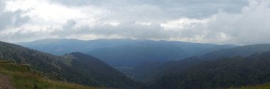 Le Honeck, Fransa - Ağustos 2020: Vosges Dağları 'ndaki Honeck Dağı' na yürüyüş (1363 m)