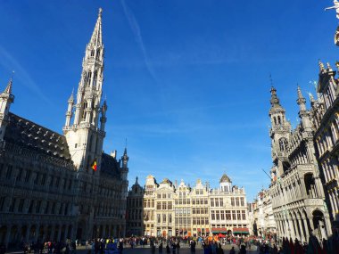 Bruxelles, Aralık 2021: Kutlama sezonunda Belçika 'nın güzel Bruxelles şehrini ziyaret edin